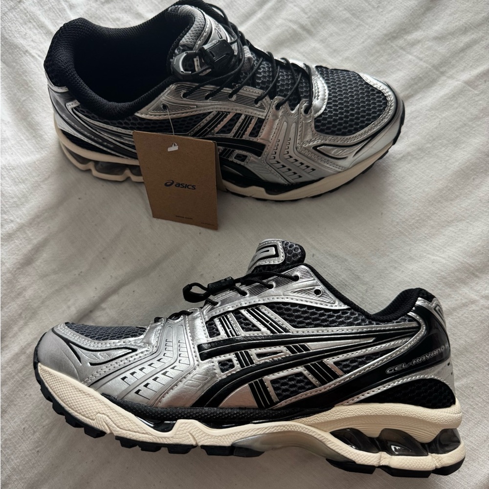 ASICS Men's Silver and Black Athletic Shoes